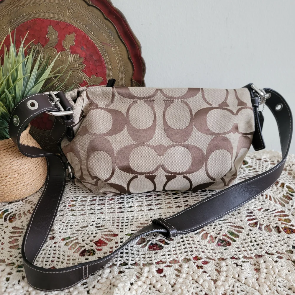 Coach Baguette Signature Shoulder Bag Crossbody Bag - Picture 2 of 9